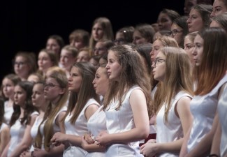 Aurin 20, Könyvtár, Gyöngyösi Levente előadása, Aurin Leánykar közreműködésével