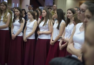 Aurin 20, Könyvtár, Gyöngyösi Levente előadása, Aurin Leánykar közreműködésével