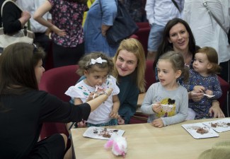 Aurin 20, Könyvtár, Gyöngyösi Levente előadása, Aurin Leánykar közreműködésével